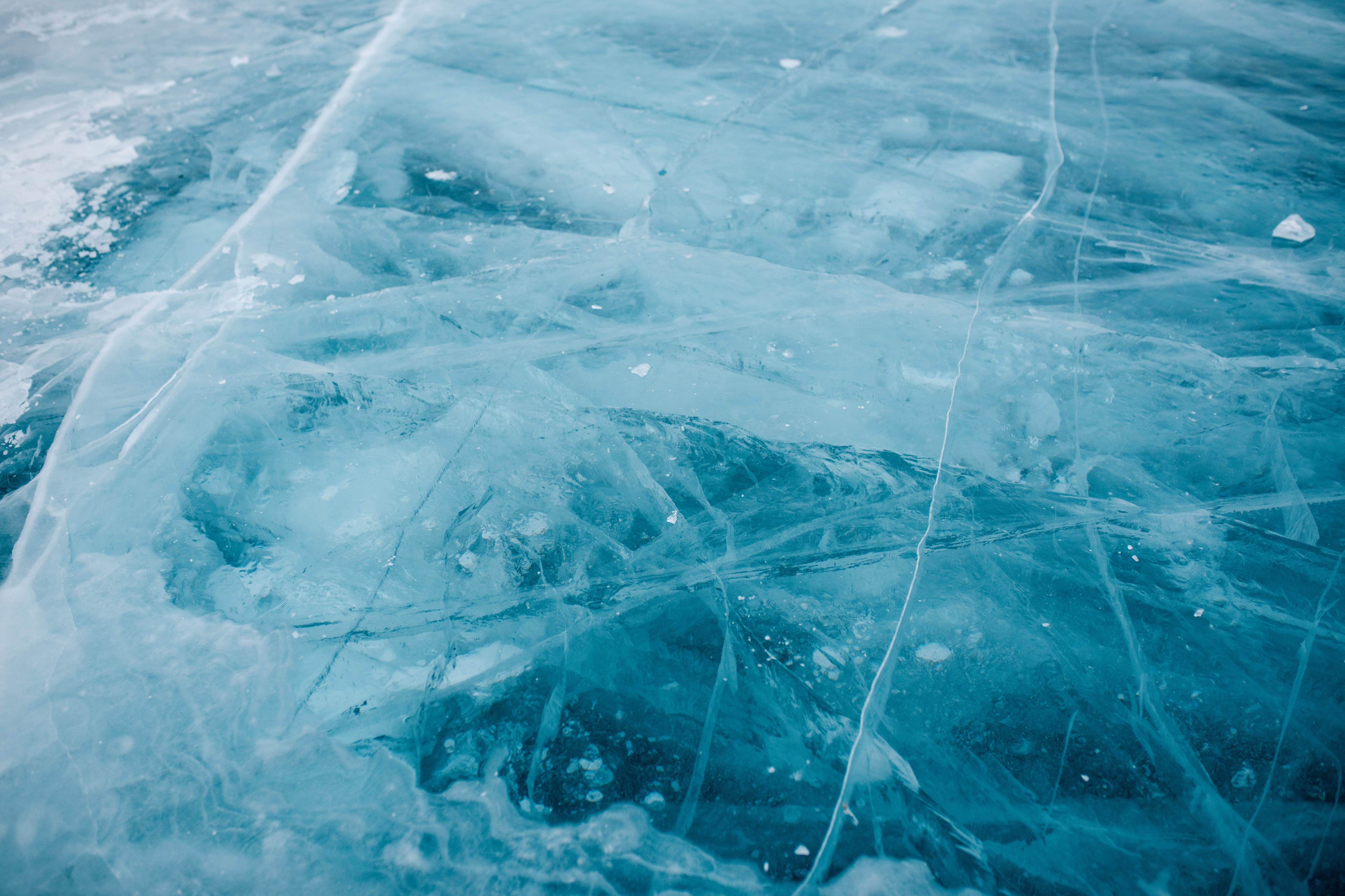 Close-up of frozen water. Photo: Julia Volk / Pexels.